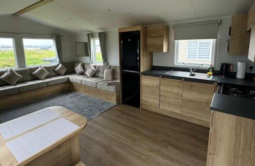 Lossiemouth Chalet De Ski | Sea La Vie Caravan at Silver Sands Holiday Park