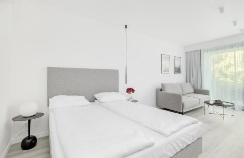 Uniescie Appartement | Sea&Lake Luxurious Apartments with Parking by Noclegi Renters
