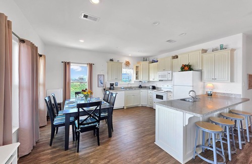 Gilchrist Maison | Sea Mist -2 bedrooms, 2 bathrooms, front row, sleeps 6.