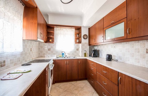 Trapeza Appartement | Sea & Mountain Horizon by Myrto