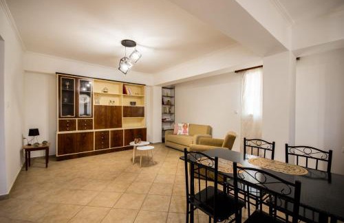 Trapeza Appartement | Sea & Mountain Horizon by Myrto