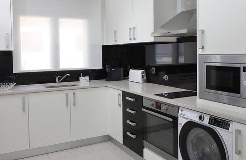 Pedrogao Appartement | SEAFRONT APARTMENT WITH POOL