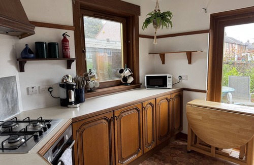Methil Maison | Sea Road Retreat - Sleeps 6