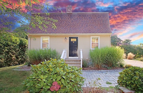 Westbrook Center Maison | Sea Salt Air Changes Everything - ⭐️Stroll to Private Association Beach⭐️
