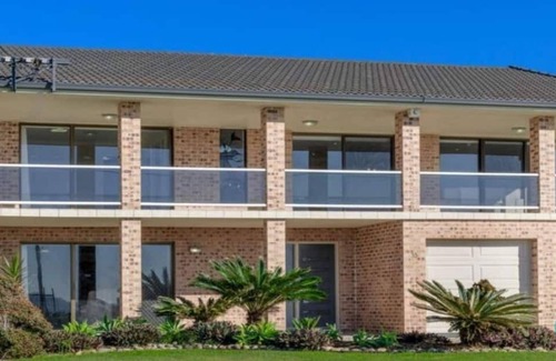 Caves Beach Maison | Sea Sounds - Ultimate beachhouse with views