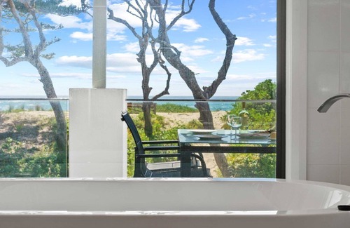 Noraville Maison | Sea & Sun Beach House-Direct Beach Access