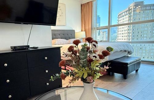 Downtown Vancouver Appartement | Sea to Sky Studio with Mountain and City Views