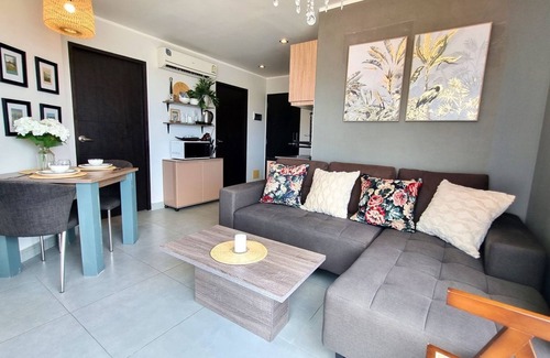 Chalong Copropriété | Sea View 35 sqm Condo, 6th Floor, WiFi 200 mbps, Pool, Next To Shopping Mall
