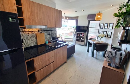 Chalong Copropriété | Sea View 35 sqm Condo, 6th Floor, WiFi 200 mbps, Pool, Next To Shopping Mall