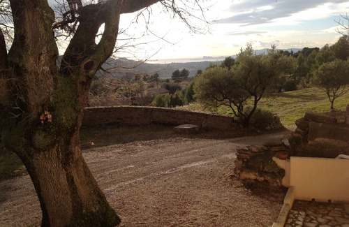 Le Castellet Maison | Impresionantes vistas al mar en absoluta calma al pie de un roble centenario