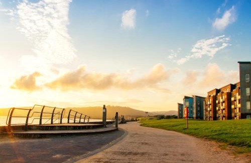 Llanelli Appartement | Sea view apartment at the beach!