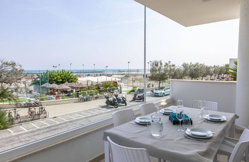 Senigallia Appartement | Sea view apartment in Senigallia with furnished balcony and parking space