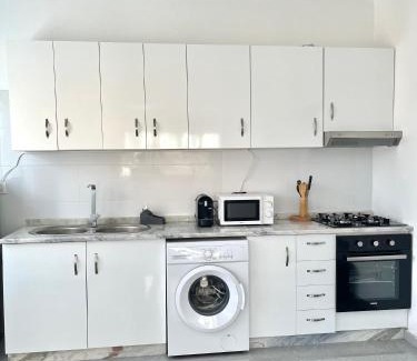 Santa Cruz Appartement | Sea View & Balcony Modern Apartment in Pedra Badejo