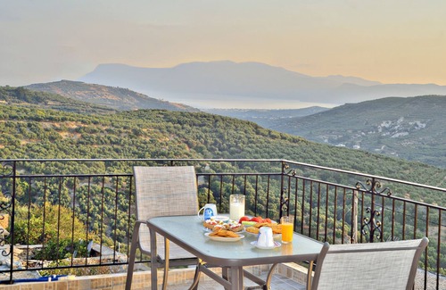 Milia Maison | Sea view between the richness of the Cretan Nature