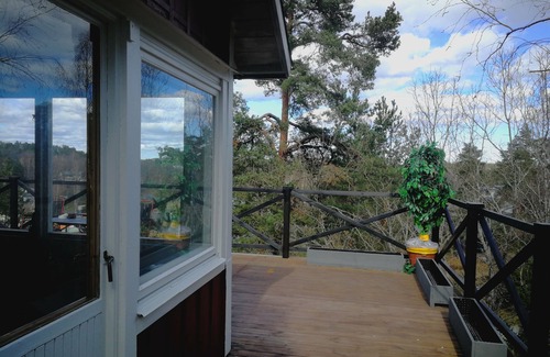 Tyreso O Maison | Cottage vue mer haut dans les arbres