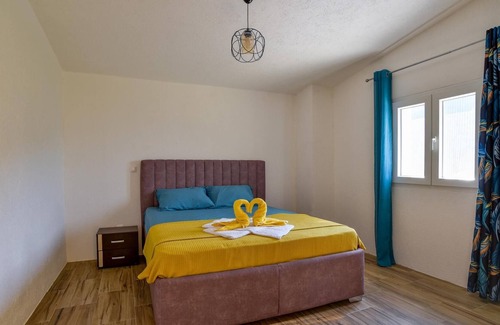 Skaljari Appartement | Sea View Flat w Terrace in Kotor, 8 min to Beach