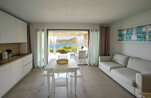 Golfo di Marinella Appartement | Appartement avec vue sur mer, golf de Marinella, 3 km de PORTO ROTONDO.