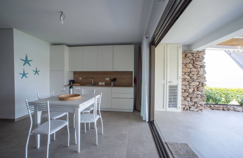 Golfo di Marinella Appartement | Appartement avec vue sur mer, golf de Marinella, 3 km de PORTO ROTONDO.