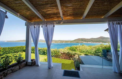 Golfo di Marinella Appartement | Appartement avec vue sur mer, golf de Marinella, 3 km de PORTO ROTONDO.