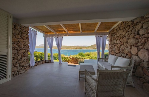 Golfo di Marinella Appartement | Appartement avec vue sur mer, golf de Marinella, 3 km de PORTO ROTONDO.