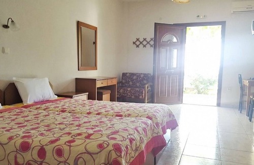 Chrisi Ammoudia Appartement | Sea View Studio avec A / C, à seulement 300 mètres de la plage!