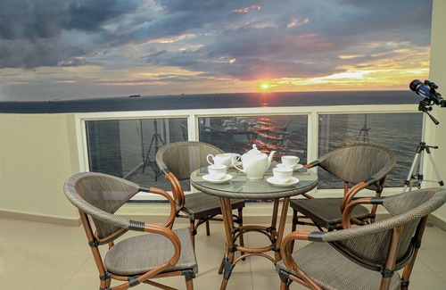 Hendala Appartement | Sea View Sunset Beach luxury Residences Colombo