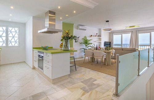 Puerto Banus Appartement | Vue sur la mer + Marchez vers n'importe quel point du luxueux Puerto Banus.