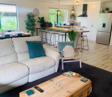 McLaren Flat Maison | Sea & Vines