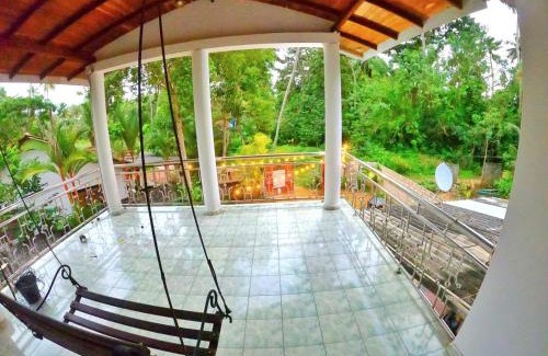 Talalla Maison | Sea Waves Home Stay