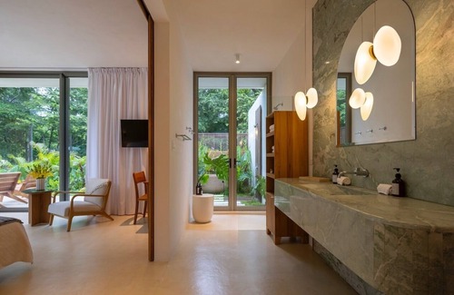 Carmen Villa | Sea Wing Oceanfront Paradise:4-Bedroom Villa with Expansive Pool in Santa Teresa