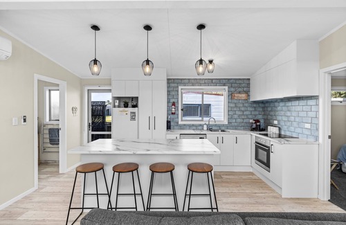 Waihi Beach Maison | Sea you on Leo Summar