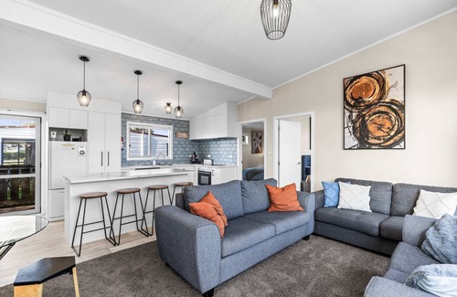 Waihi Beach Maison | Sea you on Leo Summar