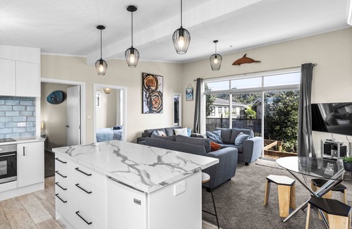 Waihi Beach Maison | Sea you on Leo Summar