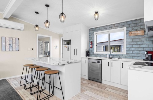 Waihi Beach Maison | Sea you on Leo Summar