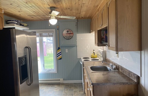 Grand-Digue Cottage | Seabreeze Chalet ~ 3 bedroom Cottage 30 seconds from the beach