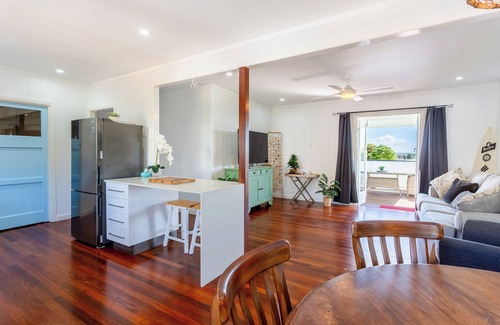 Meikleville Hill Maison | Seabreeze Cottage nestled in Meikleville Hill!