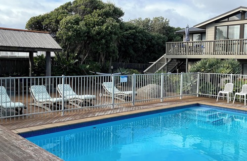 Waikanae Maison | Seabreeze @ Longshore: piscine + spa + tennis + plage