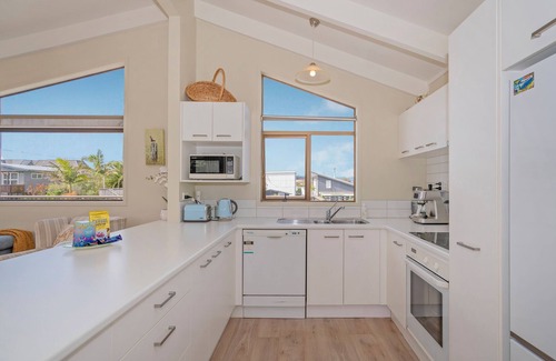 Whitianga Maison | Seabreeze on Cook - Whitianga Holiday Home