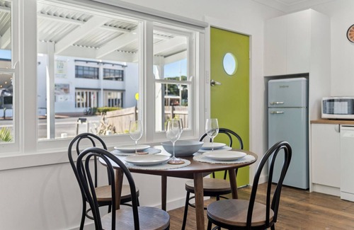 Coffs Harbour Appartement | Seabreeze - Parky's - Cheerful, pet friendly beachside duplex