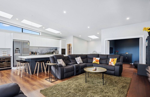 Raumati South Maison | Seabreeze Retreat - Paraparaumu Holiday Home