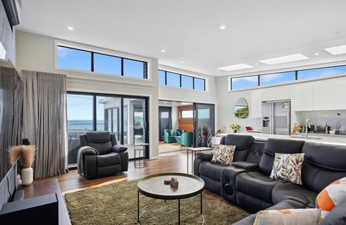 Raumati South Maison | Seabreeze Retreat - Paraparaumu Holiday Home