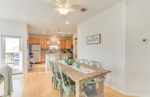El Lago Maison | Seabrook Getaway w/ Balconies & Bay Views!