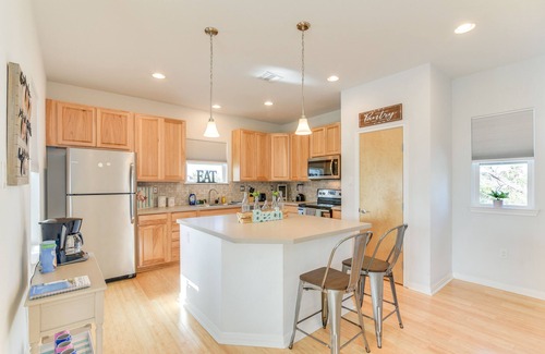 El Lago Maison | Seabrook Getaway w/ Balconies & Bay Views!