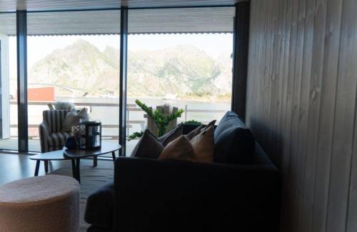 Henningsvaer Appartement | Seafront apartment Henningsvær