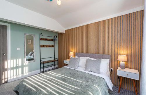 Bare Appartement | Seafront Apartment - Sleeps 6 - Gateway to the Lake District - Brand New