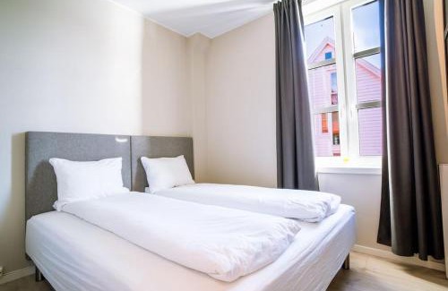 Sandviken Appartement | Seafront Apt. with Elevator and French Balcony
