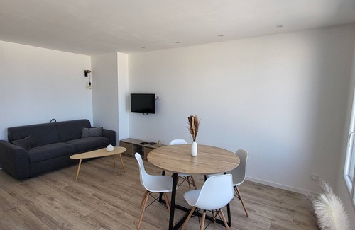 Le Portel Appartement | Seafront Cozy 1BR Sunset View