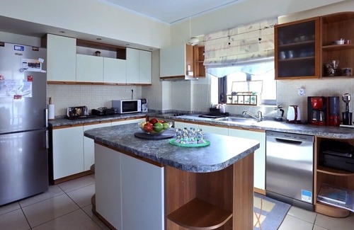 Central Macedonia Appartement | Seafront family apartment plus free parking, the Cruiseflat