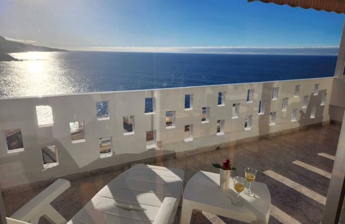 Los Realejos Appartement | Seafront Home with Large Balcony and Ocean Sunset Views - by Puerto de la Cruz.