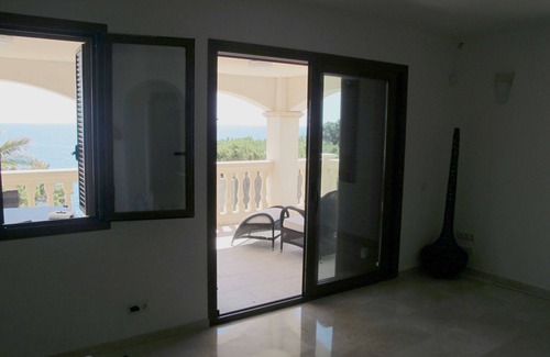 Cala Llombards Villa | VILLA MODERNE FRONT DE MER, vue incroyable, belle plage de sable en quelques pas, WiFi gratuit